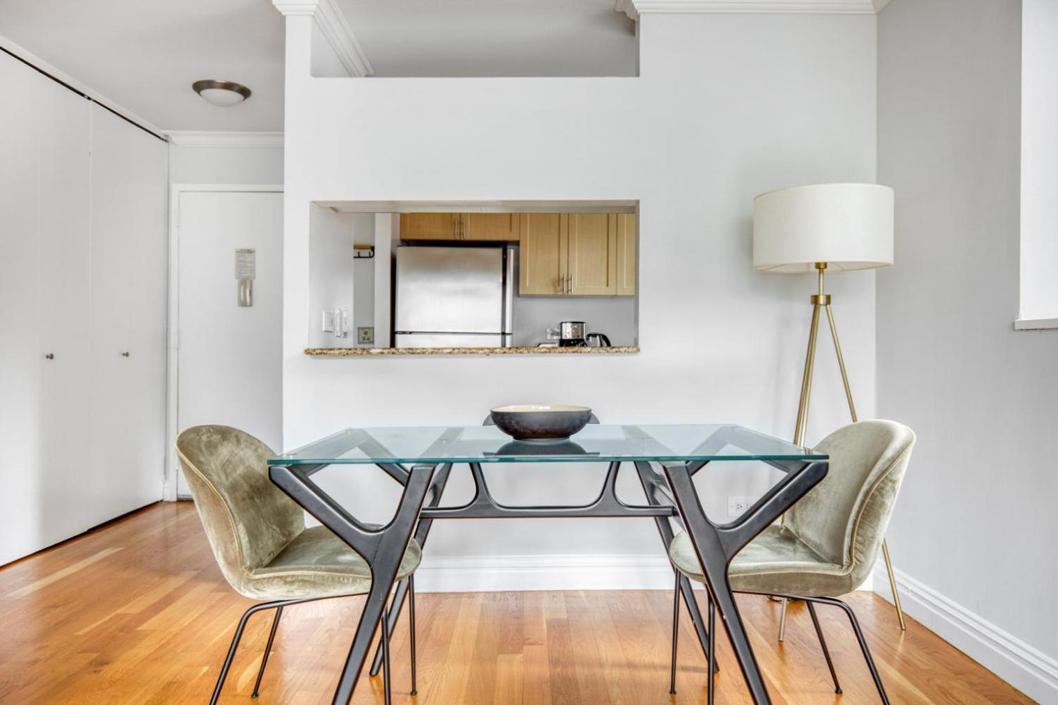 Midtown 1br W Dm Elevator Gym Nr Times Sq Nyc-799 *