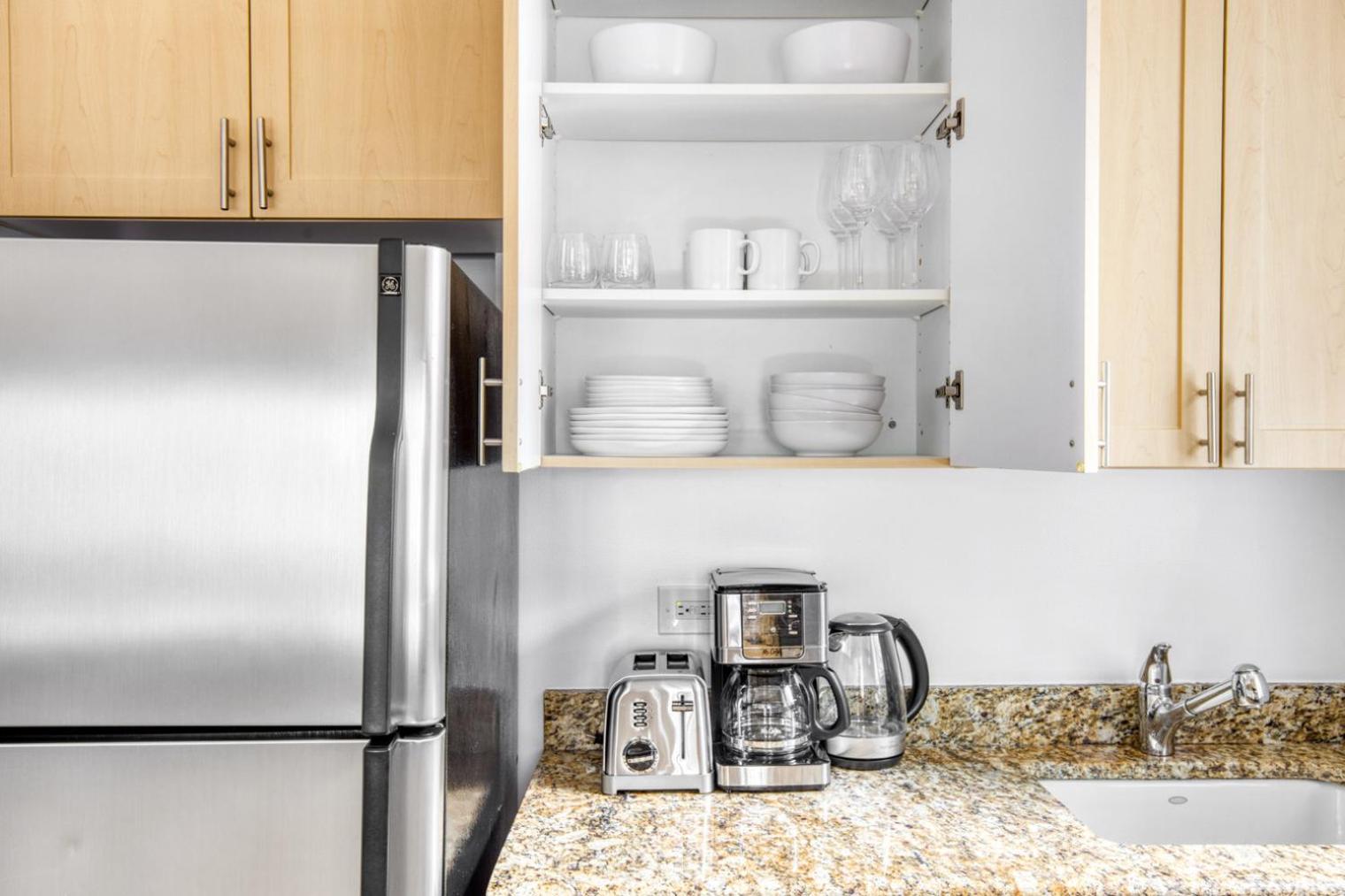 Midtown 1br W Dm Elevator Gym Nr Times Sq Nyc-799 Apartment